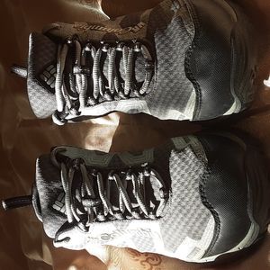 Columbia  Out Dry waterproof omni-tech techlite Mens shoes..  worn once or twice